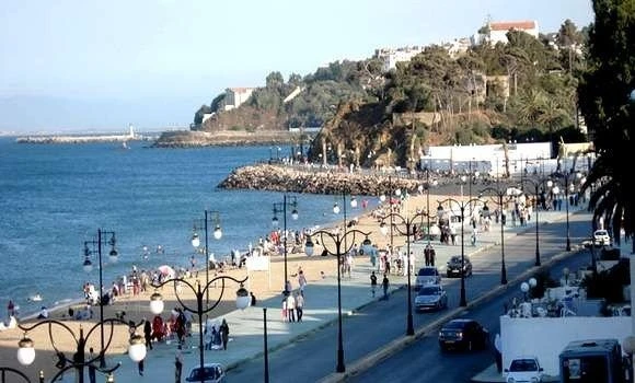 انزلاق أرضي جزئي بكورنيش عنابة: السلطات المحلية تأمر بفتح تحقيق لتحديد  المسؤوليات
