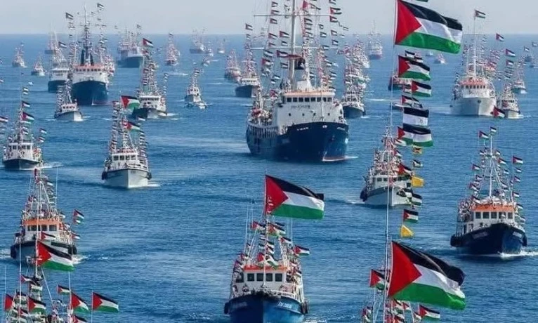 أسطول "الصمود" العالمي لكسر الحصار يقترب على مسافة 120 ميل بحري عن شواطئ غزة