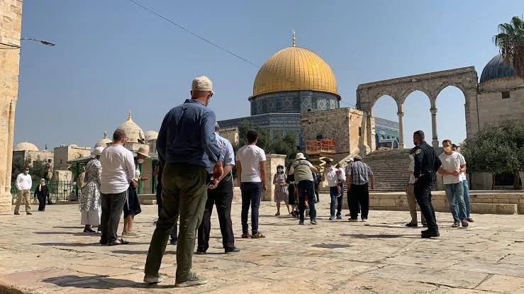 فلسطين: مستوطنون صهاينة يقتحمون المسجد الأقصى المبارك