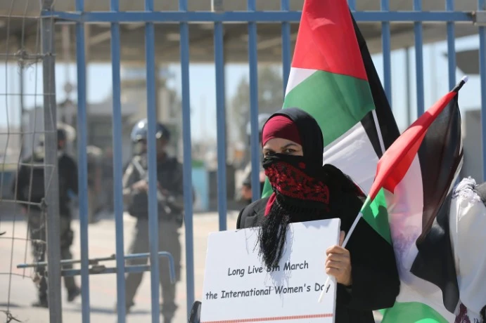 المرأة الفلسطينية تصنع أروع البطولات في مقاومة  الاحتلال الصهيوني