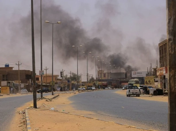 العدوان على لبنان : الطيران الصهيوني يقصف عددا من بلدات الجنوب