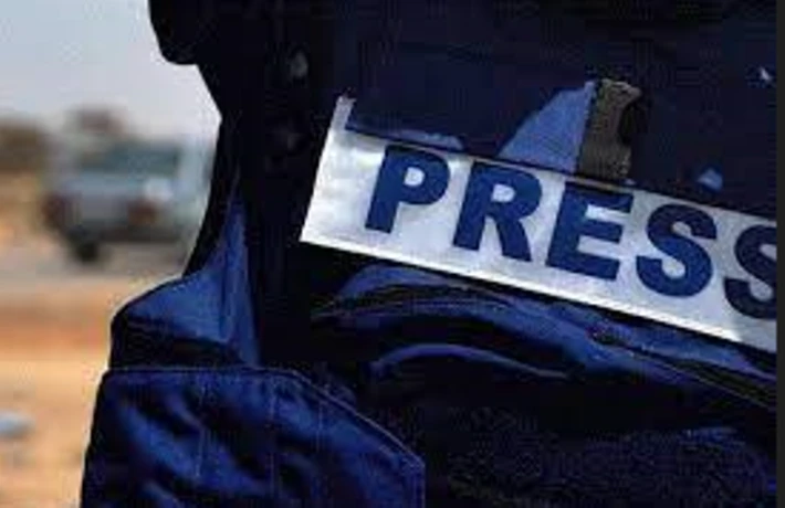 شهيد سادس بعد استهداف جيش الاحتلال الصهيوني خيمة صحفيين في غزة