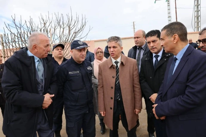 والي معسكر فؤاد عايسي يتفقد ملعب الصحاورية بالمحمدية  :المنشأة الرياضية  تستفيد من عملية تهيئة شاملة