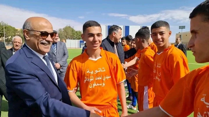 البطولة الولائية المدرسية  للألعاب الجماعية بالبيض: الوالي نور الدين بلعريبي يعطي إشارة انطلاق المرحلة النهائية