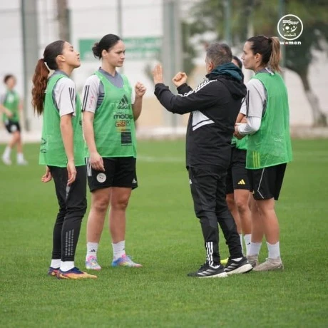 استعداد لنهائيات كأس إفريقيا للأمم  لكرة القدم النسوية :   سيدات “الخضر” يباشرن تحضيراتهن بجوهانسبورغ تحسبا لوديتي جنوب افريقيا