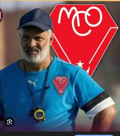 شريف الوزاني المدير الرياضي لمولودية وهران  للإذاعة الوطنيةM  " النتائج المخيبة وراء اقالة غاريدو وأنا مع خيار المدرب المحلي"