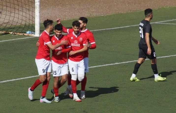 اتحاد سيدي أمحمد بن علي يضع قدما في القسم الوطني الثاني :  انصار الحمراء يقضون ليلة بيضاء... الصعود يقترب والفرحة تكبر