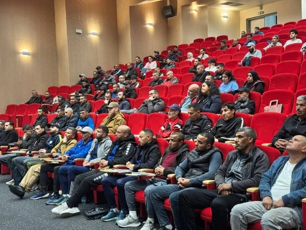 تواصل الدورات التكوينية لنيل شهادة “مربي رياضي عام” بمركب ميلود هدفي:  وهران تحتضن مشروعًا وطنيًا لإعداد جيل جديد من المؤطرين الرياضين
