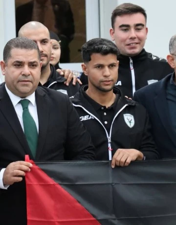 محمد سالم عمر  مدرب منتخب الجمهورية العربية الصحراوية الديمقراطية  : جمعنا لاعبين من مختلف الدول ومخيمات اللاجئين  لتوحيد الصفوف