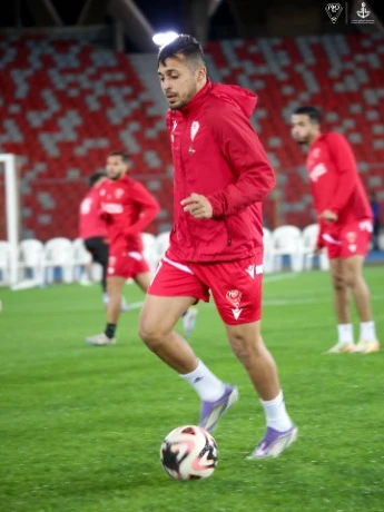 مولودية وهران تستعد لمواجهة شبيبة الساورة بتعداد مكتمل : شريف الوازني ينقل التدريبات الى ملعب  زبانة تحت الأضواء الكاشفة