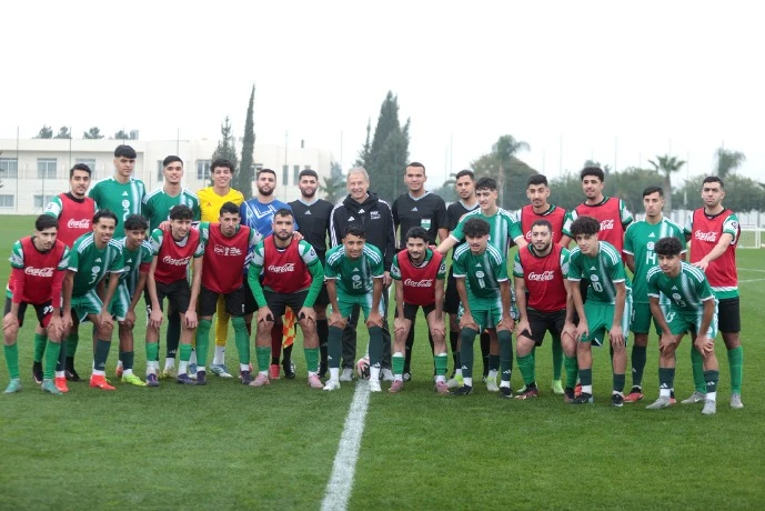 حضر مباراة تطبيقية لمنتخب الأواسط...  الألماني يورغن كليسمان  يزور مركز سيدي موسى ويشيد بجودة مرافقه