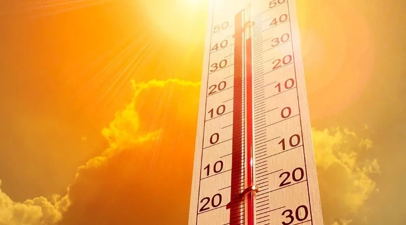 درجات الحرارة  تتراوح ما بين 35 و 44 درجة مئوية بوهران ....موجة الحر ستستمر  إلى غاية يوم الثلاثاء