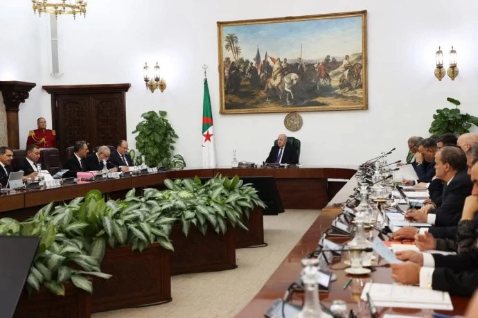 محطة نزع الأملاح بعين صالح: رئيس الجمهورية يأمر برفع حجم الإنتاج مراعاة لزيادة الكثافة السكانية مستقبلا