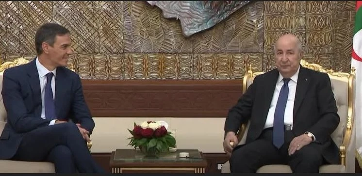 رئيس الجمهورية يجري محادثات على انفراد مع رئيس حكومة إسبانيا