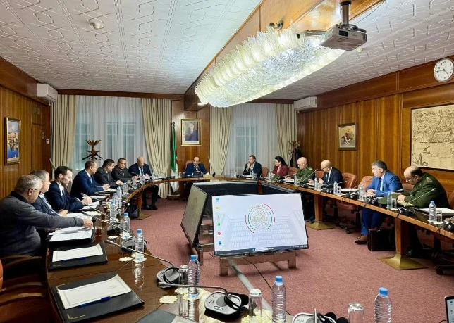 الوزير الاول يشرف على تنصيب جهاز اليقظة المكلف بمتابعة تموين السوق خلال الشهر الفضيل