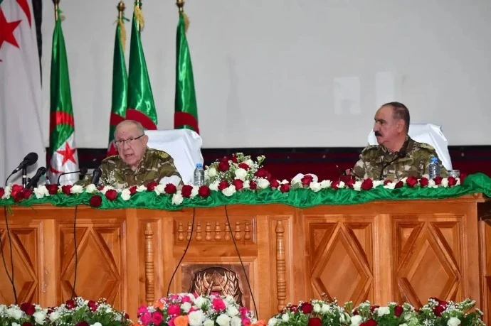 الفريق أول السعيد شنقريحة في زيارة عمل وتفتيش إلى الناحية العسكرية السادسة