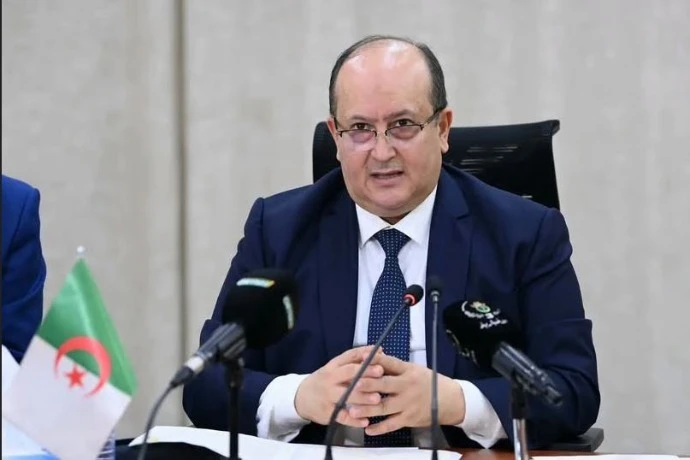 الوزير الأول يبرز من باماكو استعداد الجزائر للشروع في إعادة تفعيل آليات التعاون المؤسسي بما يتماشى مع متطلبات المرحلة