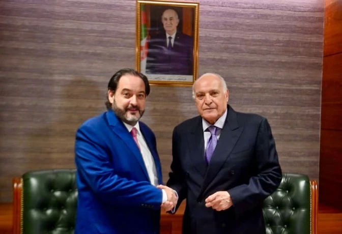 عطاف يستقبل الأمين التنفيذي لمنظمة الطاقة لأمريكا اللاتينية والكاريبي