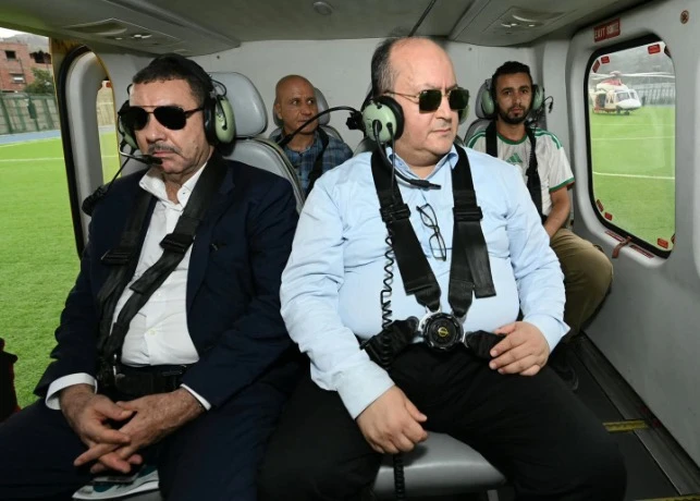 الوزير الأول يتفقد بالطائرة المروحية المناطق المتضررة من الحرائق بولاية جيجل