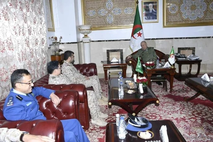 السيد الفريق أول السعيد شنڨريحة، رئيس أركان الجيش الوطني الشعبي، يستقبل الرئيس المشارك للجنة المختلطة الجزائرية-السعودية المكلفة بالتعاون العسكري