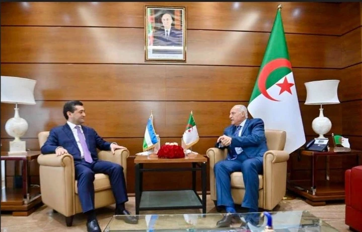 عطاف يستقبل نظيره الأوزباكستاني بختيار سعيدوف