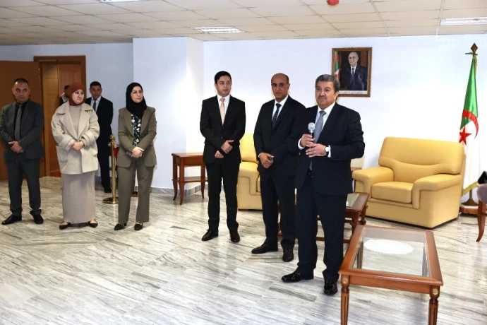 وزير الاتصال يشرف على حفل تكريمي لفائدة عاملات واطارات الوزارة بمناسبة اليوم العالمي للمرأة