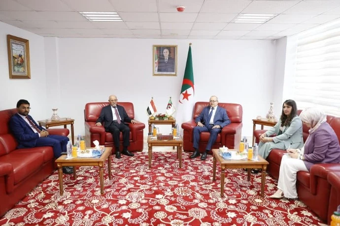 وزير الاتصال يستقبل سفير جمهورية اليمن