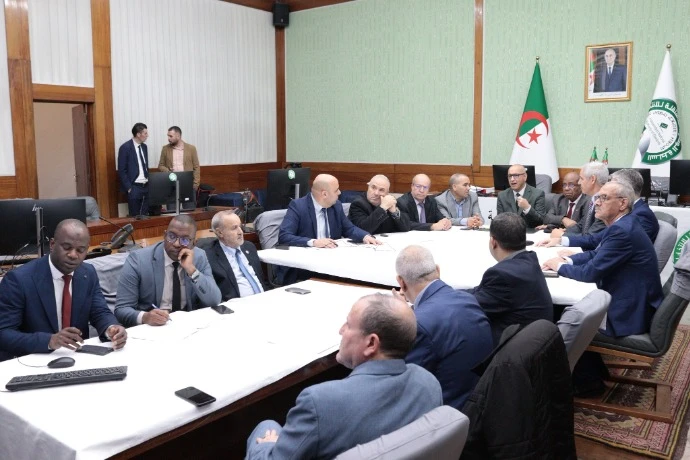 التجديد النصفي لأعضاء مجلس الأمة : انطلاق العملية الانتخابية على مستوى  المجالس الولائية