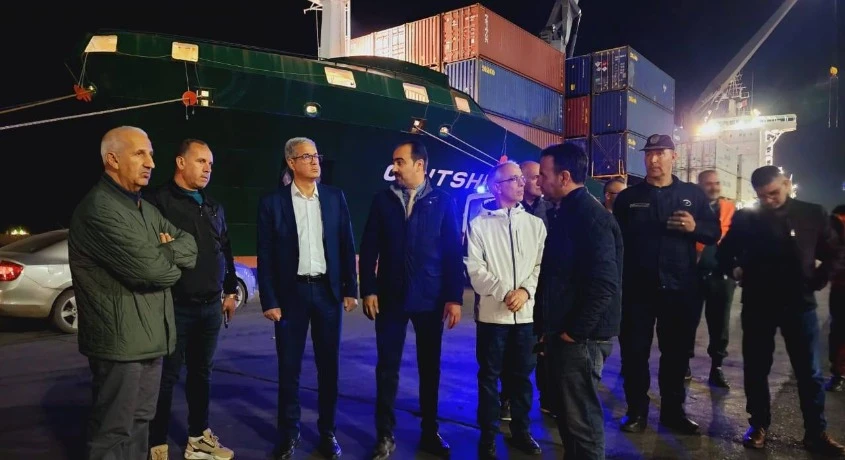 وزارة النقل وضعت خطة طريق من شانها تعزيز تنافسية الموانئ وتقليص مدة عبور  البضائع