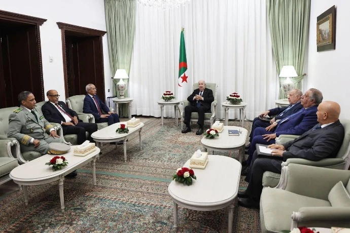 رئيس الجمهورية يستقبل وزير الدفاع الوطني وشؤون المتقاعدين وأولاد الشهداء  الموريتاني