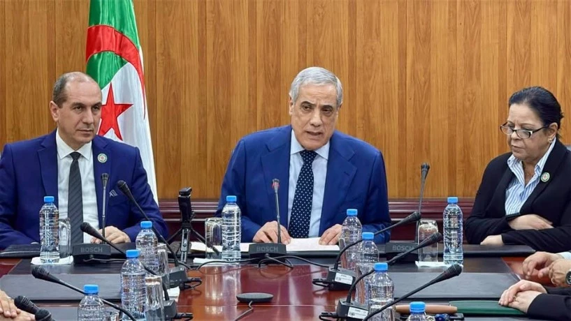 الوزير الأول يشرف على تنصيب السيد بوخاري على رأس المجلس الاقتصادي  والاجتماعي والبيئي