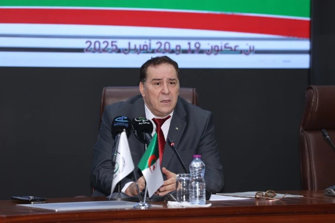 وزير الاتصال يؤكد على أهمية تكوين صحافيين ملتزمين بالدفاع عن مصالح الوطن  والمجتمع