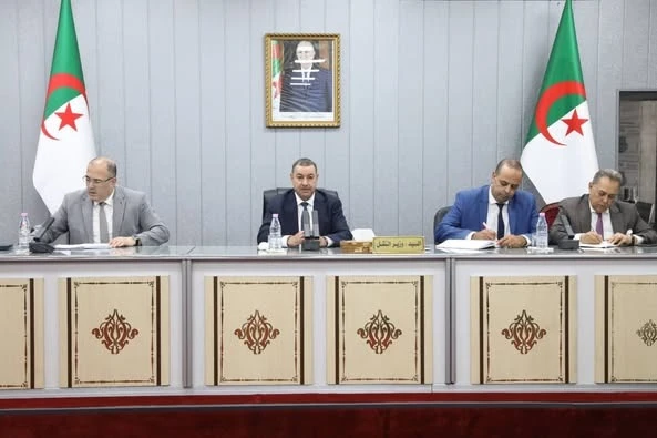 وزير النقل يترأس اجتماعا تنسيقيا لتحسين خدمات النقل البحري لفائدة الجالية  الجزائرية بالخارج