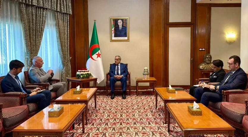الوزير الأول يستقبل سفير مملكة بلجيكا بالجزائر