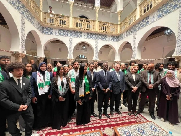 وزيرا الشباب والمجاهدين يشرفان على استقبال شباب الجالية الوطنية المشاركين في "قافلة الذاكرة الوطنية"