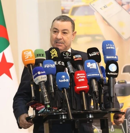 تسليم أول دفعة من مركبات "فيات" المصنعة محليا لفائدة سائقي سيارات  الأجرة