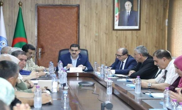 تكثيف الجهود في مجال توفير المياه الصالحة للشرب  لضمان خدمة ذات جودة خلال موسم الاصطياف