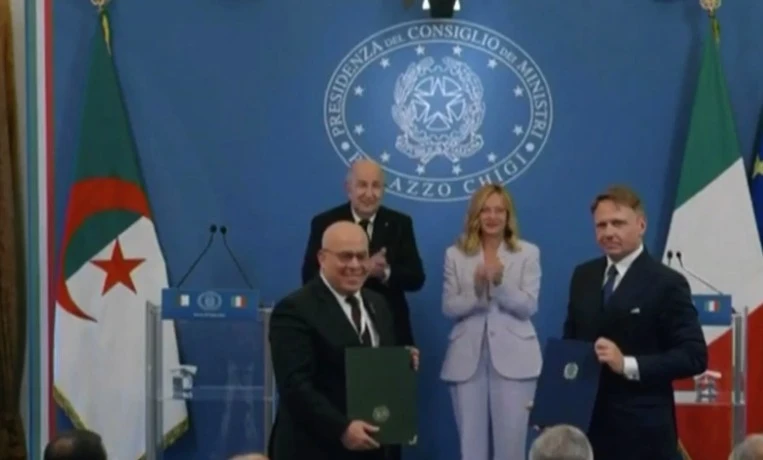 رئيس الجمهورية يشرف رفقة السيدة ميلوني على مراسم التوقيع على اتفاقيات شراكة  بين البلدين