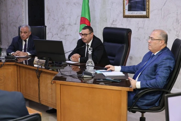 سعيود يتراس اجتماعا تقييميا  لورشات الرقمنة