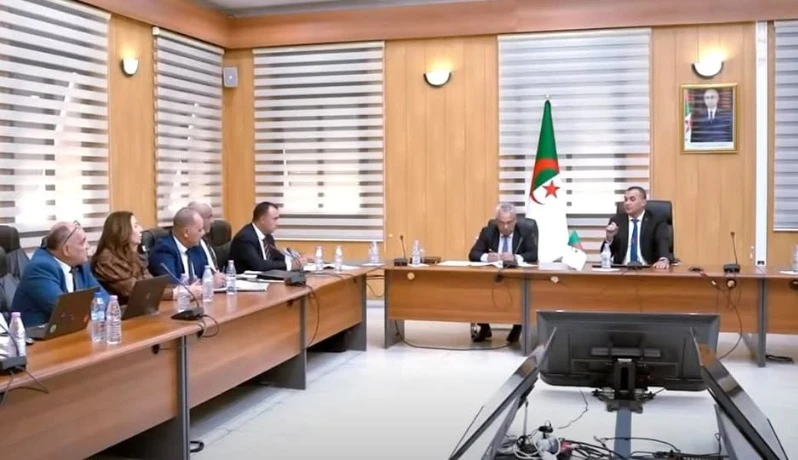 وزارة البريد والمواصلات السلكية واللاسلكية نحو إدماج الشريحة الإلكترونية (eSIM) ضمن باقات الخدمات