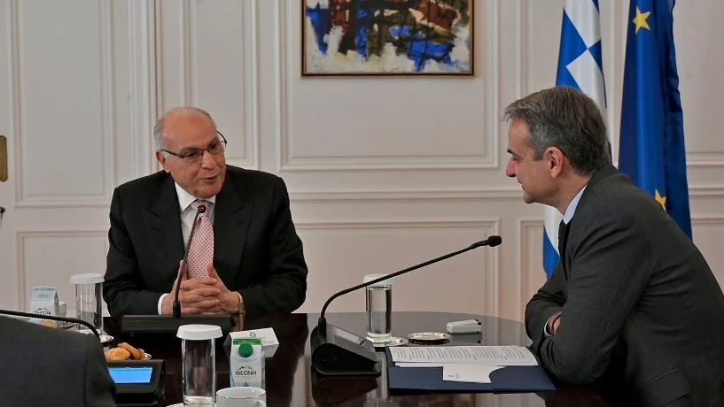 عطاف يستقبل من طرف رئيس الوزراء اليوناني