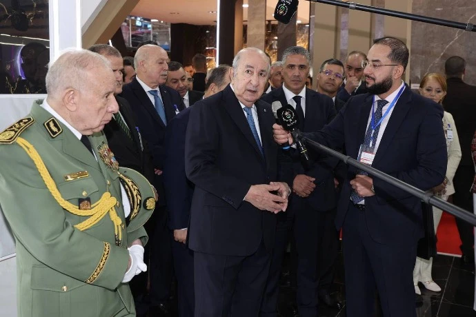 معرض الإنتاج الجزائري: رئيس الجمهورية يشيد بالتقدم الصناعي الذي حققته  المؤسسات الوطنية
