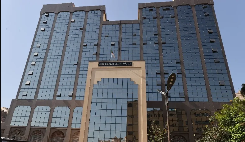 وزير الاتصال يعزي في وفاة الصحفي الرياضي ادريس دقيق