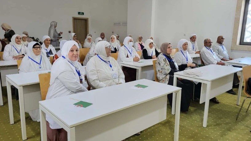 تحت شعار "الصحة المدرسية من أجل مستقبل صحي وآمن" ..5000 دارس يلتحقون بمقاعد محو  الأمة