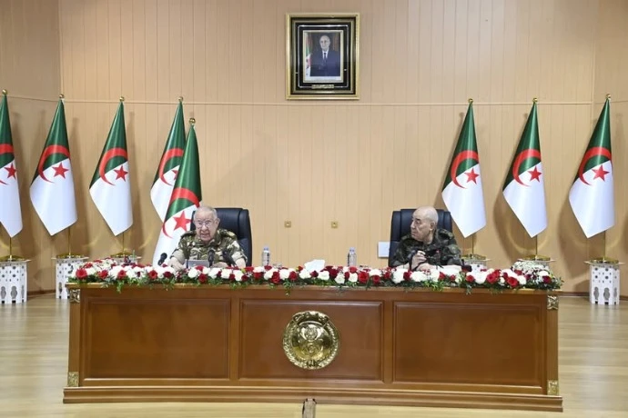 الفريق أول شنقريحة في زيارة عمل وتفقد إلى الناحية العسكرية الخامسة