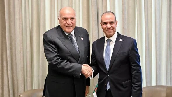 عطاف يجري بالأردن مباحثات مع نظيره المصري