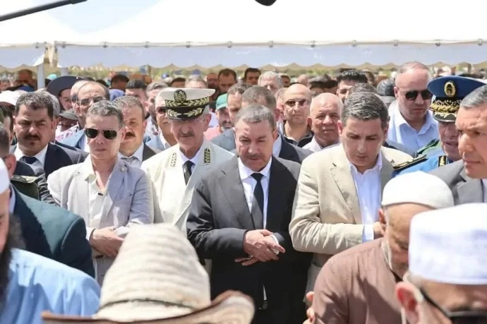 سطيف : جثامين عدد من ضحايا حادث الحافلة ببومرداس يوارون الثرى بمقبرة العلمة
