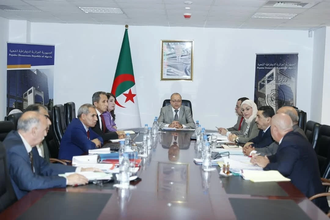 وزير الاتصال يلتقي مسيري المطابع العمومية والجزائرية للورق