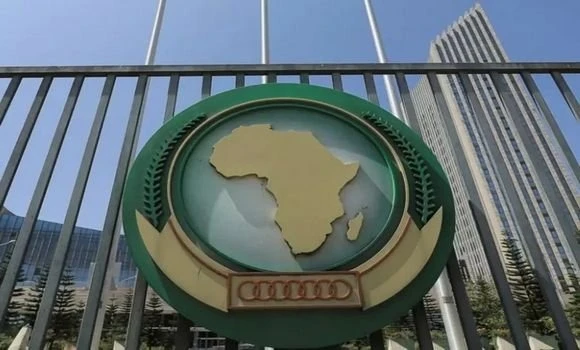 برئاسة الجزائر, مجلس السلم والأمن الافريقي يجدد التزامه بضمان حق الاطفال في  التعليم بمناطق النزاع