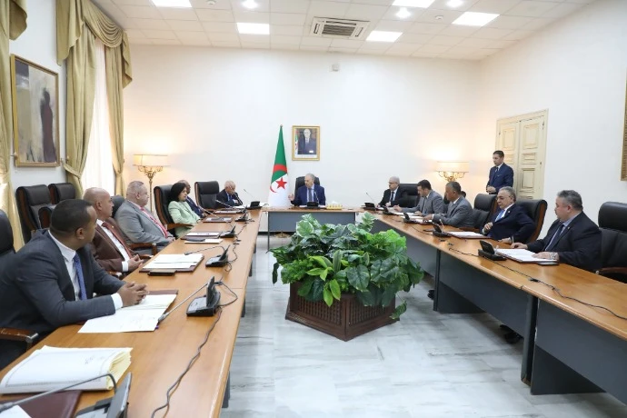 مجلس الامة : رئاسيات 7 سبتمبر مرحلة أخرى من مراحل تكريس  الممارسة الديمقراطية في الجزائر